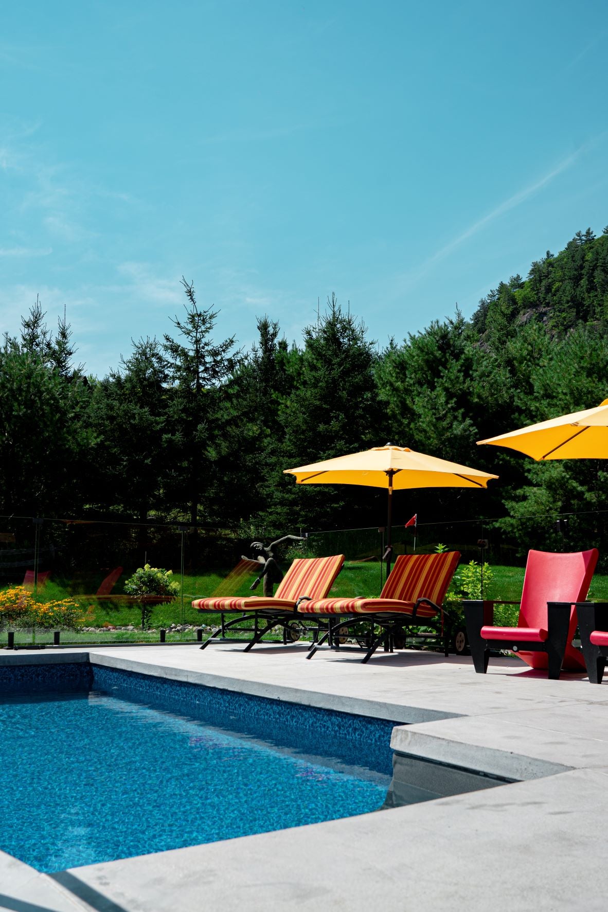 piscine creusée en béton sur la Rive-Nord